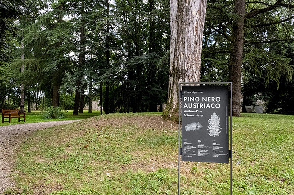 马宁威尼斯式别墅标识导视系统设计5