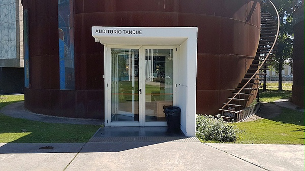 国立圣马丁大学标识导视系统设计4