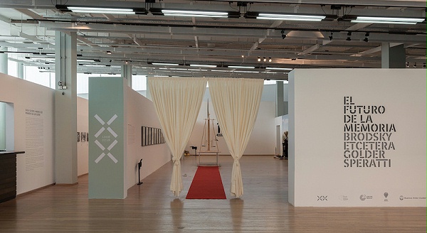 记忆公园二十周年展览导视系统设计4