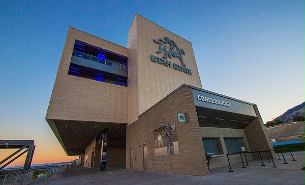 Maverik 体育场标识导视系统设计1