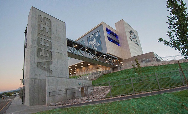 Maverik 体育场标识导视系统设计2