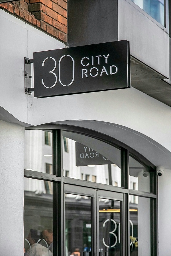 伦敦城市路30号办公楼标识导视系统设计1