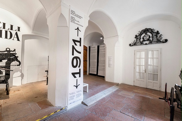 1971年平行非同步展览馆标识导视系统设计1