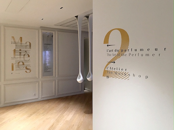 Le Grand香水博物馆标识导视设计1