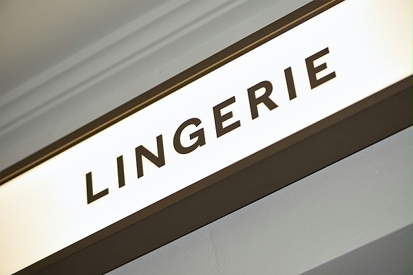 Harrods百货商场标识导视系统设计4