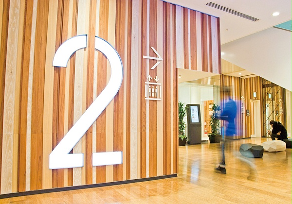 东京Cocoti购物中心标识导视设计1