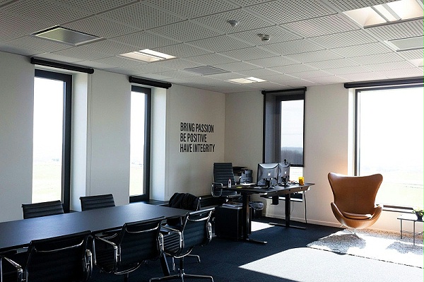 PanzerGlass公司标识导视设计4