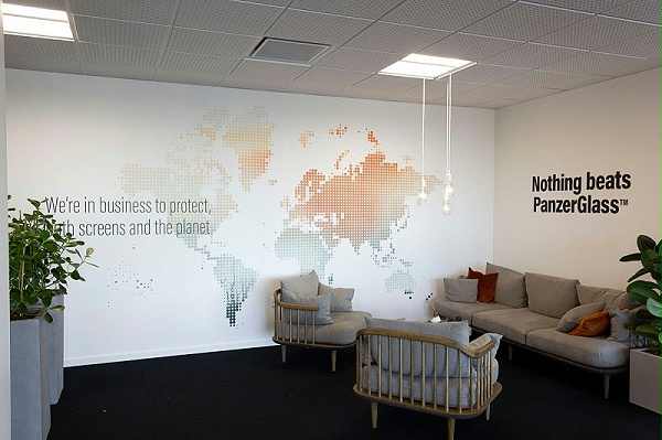 PanzerGlass公司标识导视设计6