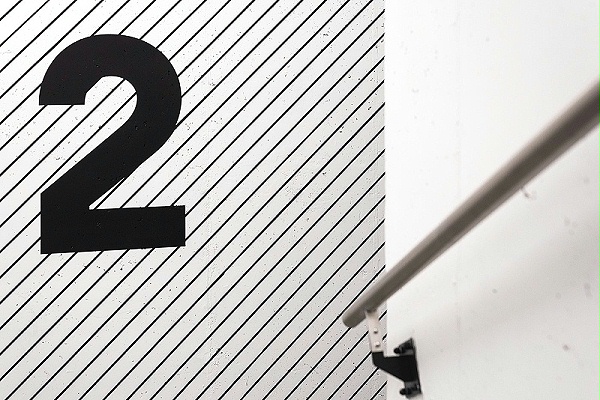 波兰The Park Cracow办公楼标识导视设计3