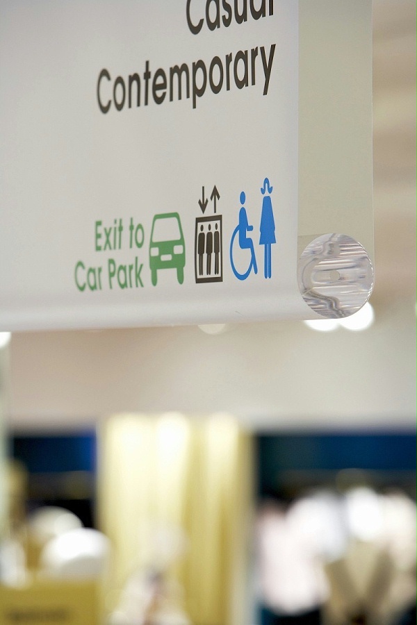 Selfridges商场标识导视系统设计5