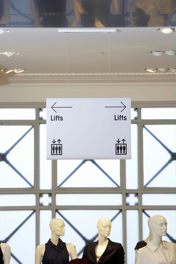 Selfridges商场标识导视系统设计6