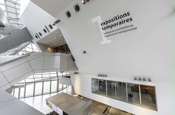 里昂汇流博物馆导视设计