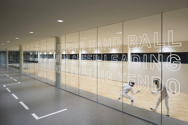 日本龙谷大学体育馆标识导视5