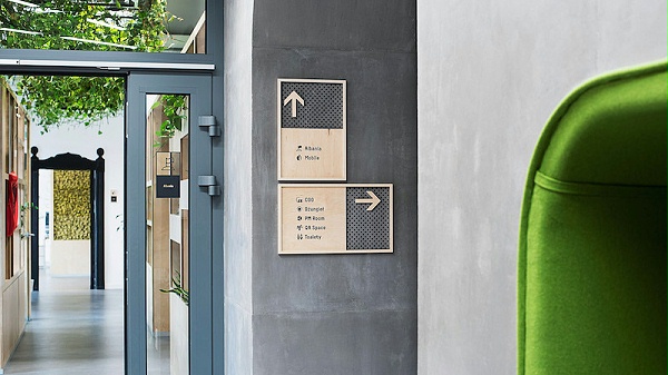 The Software House公司总部标识导视系统设计5