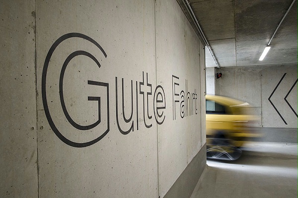 AEB公司标识导视系统设计6