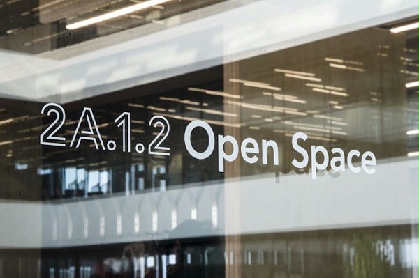 AEB公司标识导视系统设计1