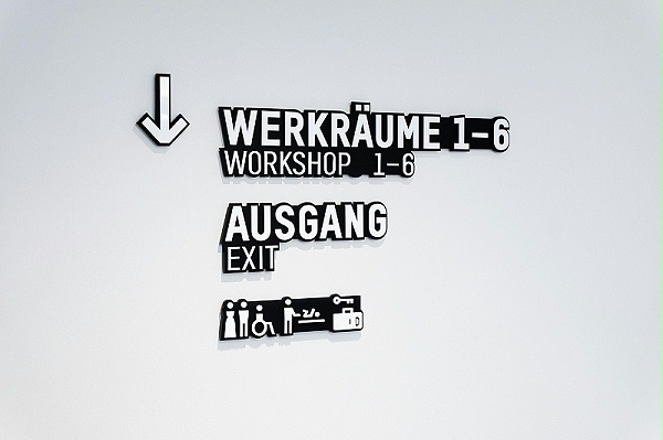 柏林Humboldt Forum博物馆标识导视设计7