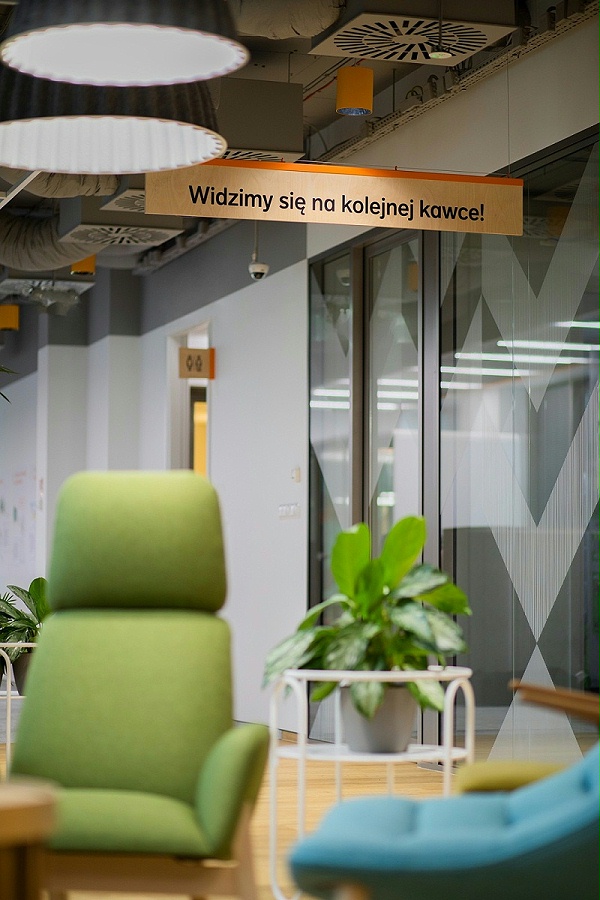 NN集团华沙办事处标识导视系统设计5