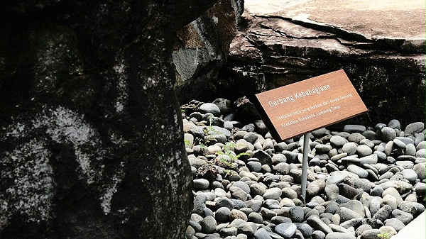 贝鲁戈小屋度假酒店标识导视设计8