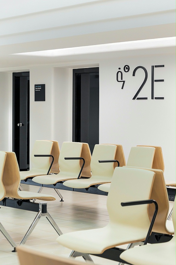 巴拉克眼科中心标识导视系统设计2