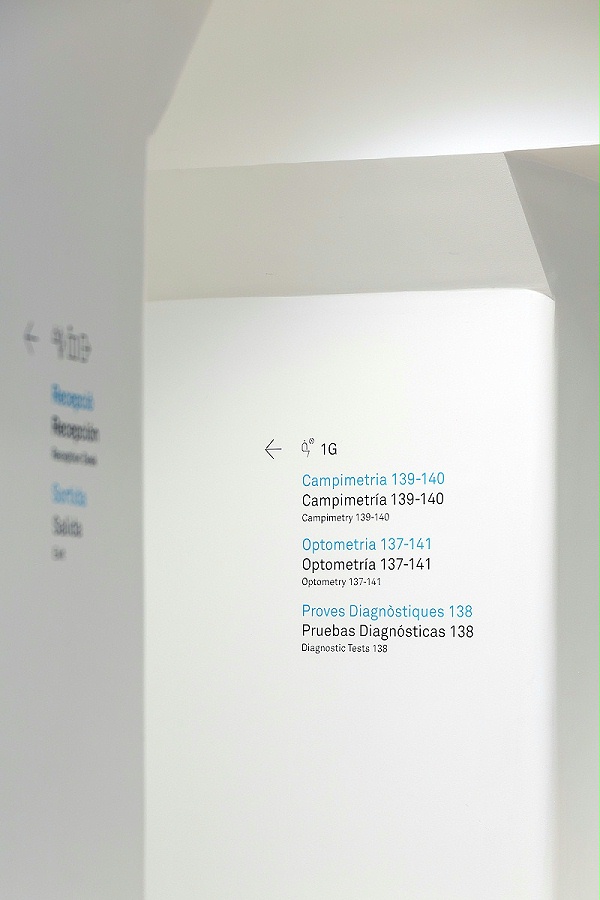 巴拉克眼科中心标识导视系统设计7