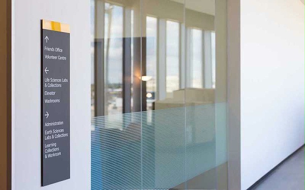 皇家艾伯塔博物馆标识导视设计8