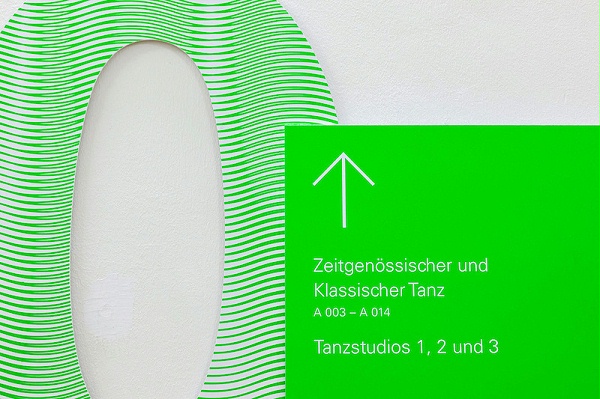 Frankfurt音乐与表演艺术学院标识导视系统设计1