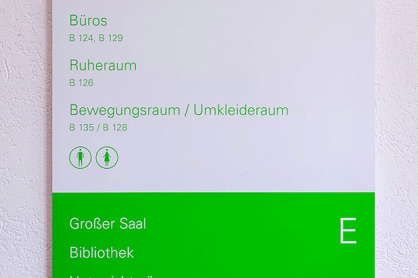 Frankfurt音乐与表演艺术学院标识导视系统设计7