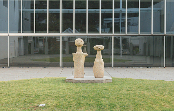 神奈川县立近代美术馆户外标识导视系统设计1