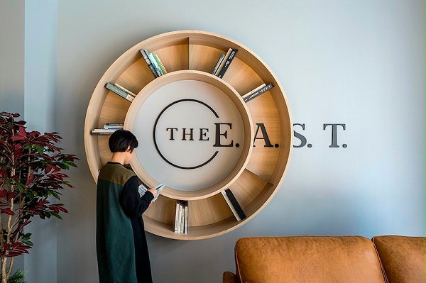 THE EAST创业工作空间标识导视系统设计2