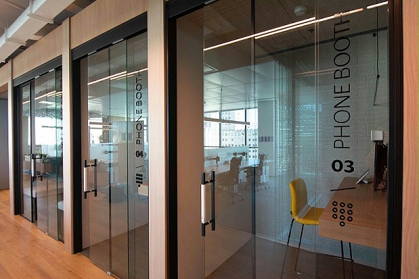 VISA公司阿根廷办公室标识导视系统设计4