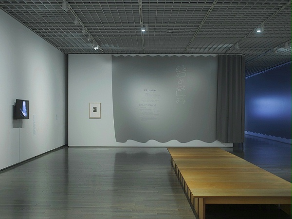 东京国立美术馆睡眠展标识导视设计1