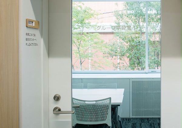 京都女子大学图书馆标识导视设计