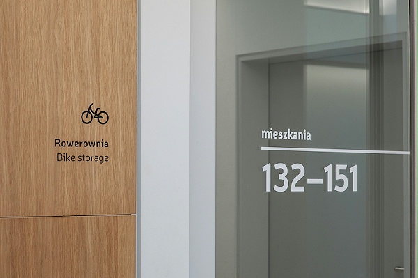 RAJSKA8公寓和Heweliusza18办公楼标识导视设计3