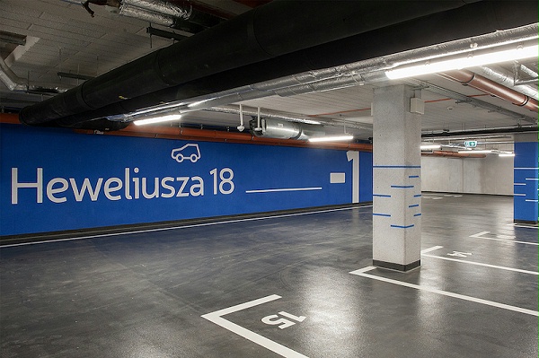 RAJSKA8公寓和Heweliusza18办公楼标识导视设计6