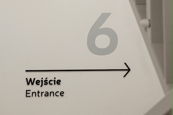 RAJSKA8公寓和Heweliusza18办公楼标识导视设计1