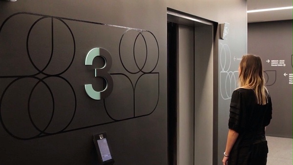 IAG集团总部标识导视系统设计5