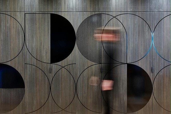 IAG集团总部标识导视系统设计7