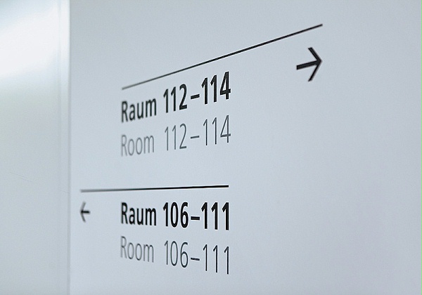 乌尔姆公民服务中心标识导视系统设计6