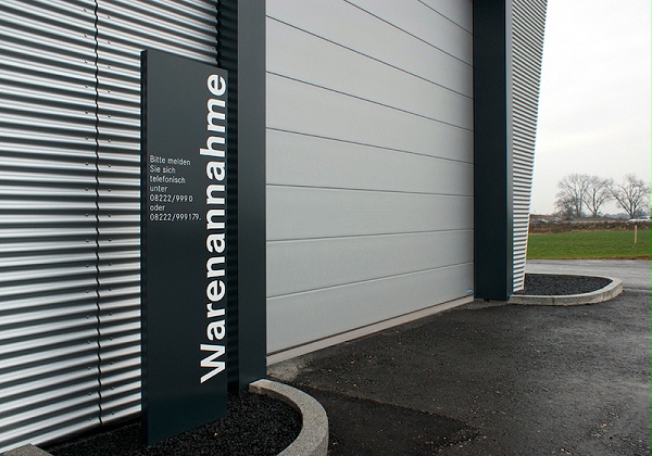 Robatherm空调生产基地标识导视系统设计2