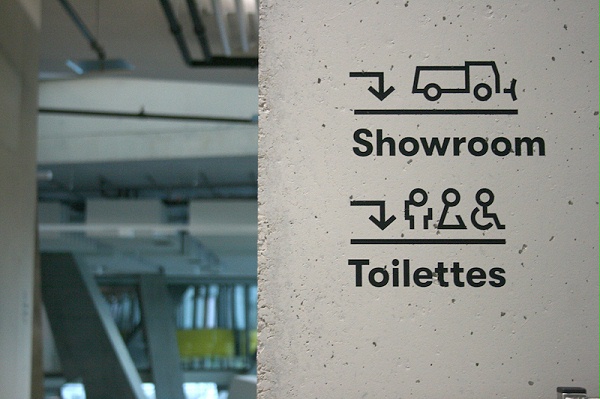 Boschung公司标识导视系统设计7