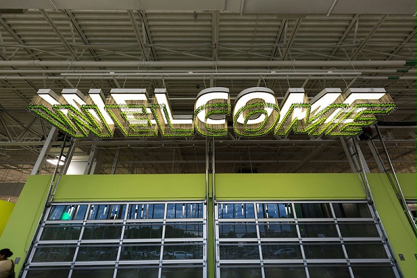 亨廷顿国家银行标识导视系统设计1