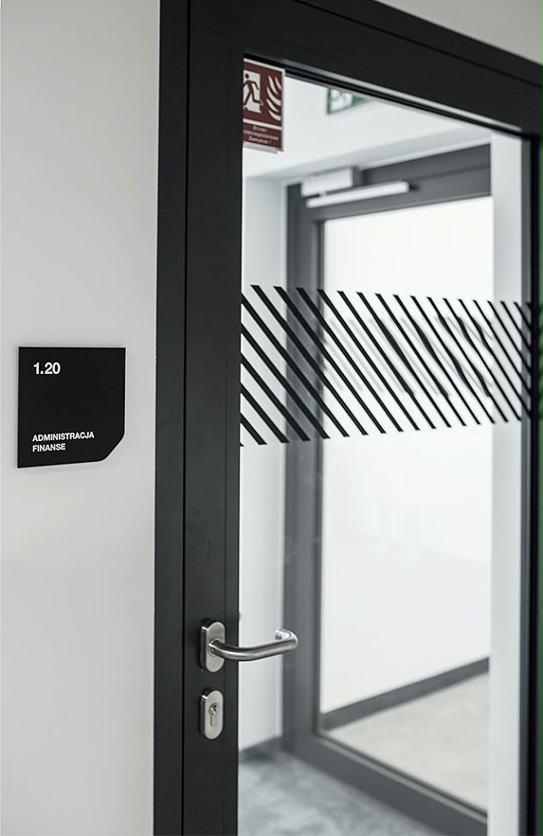 Guenther公司标识导视系统设计4