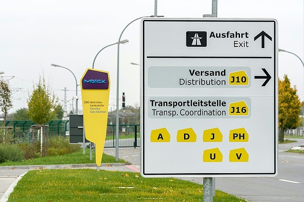 默克集团户外标识导视系统设计4