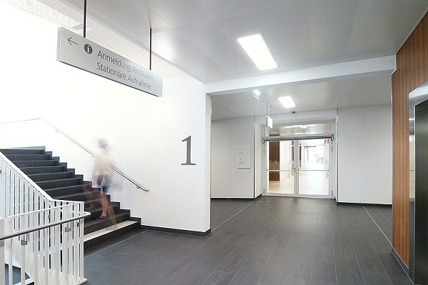 奥地利圣约瑟夫医院标识导视设计3