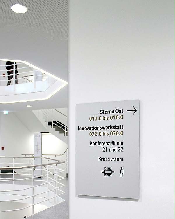 FIZ研究与创新中心标识导视系统设计5