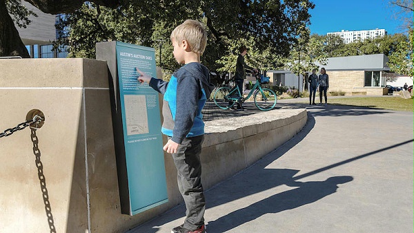 美国奥斯丁共和国广场标识导视系统设计6