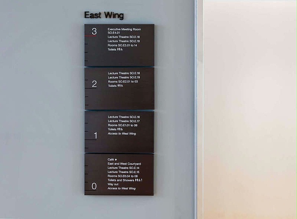 伦敦商学院萨米奥弗中心标识导视系统设计2