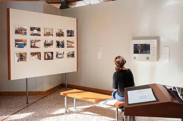 威尼斯双年展加拿大馆标识导视系统设计5