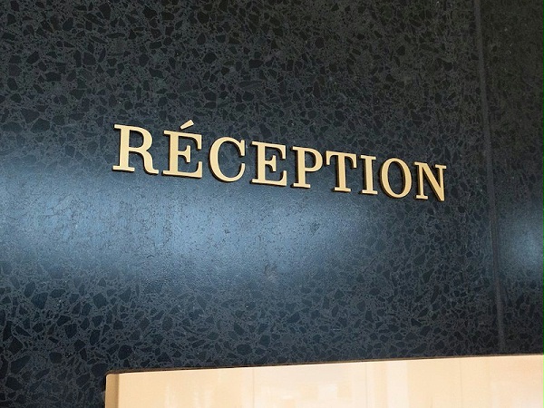 瑞士SAK公司标识导视系统设计1